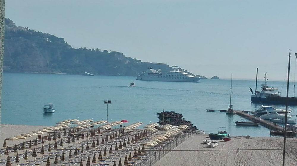 Kalaskiso' Giardini Naxos Eksteriør bilde